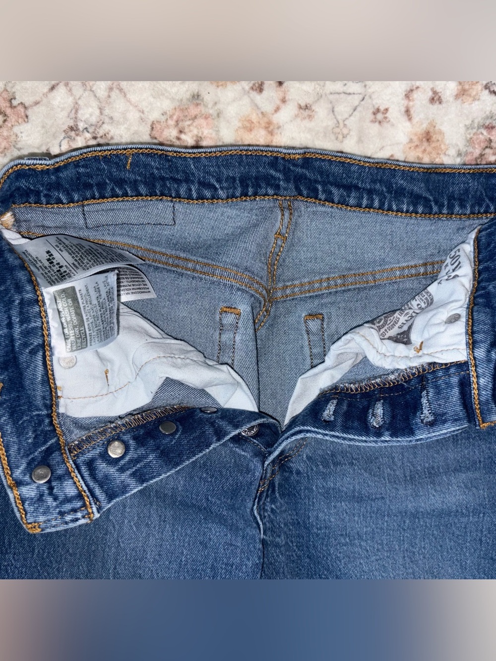 Levi's Women 501 S Distressed Jeans - Picture 6 of 7